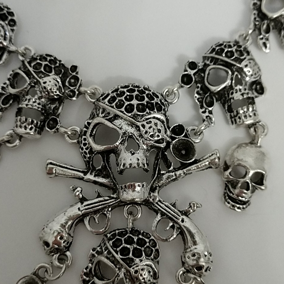 New 3D Skeleton Pirate Bone Dangle Necklace - Picture 4 of 8